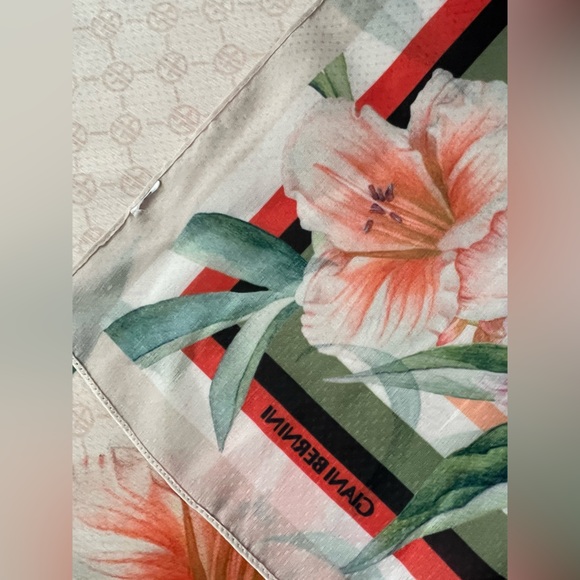 🌸🪷GIANI BERNINI Signature Tropical Hibiscus Floral Print Scarf—Est. 25.5”x 71” - Picture 6 of 16